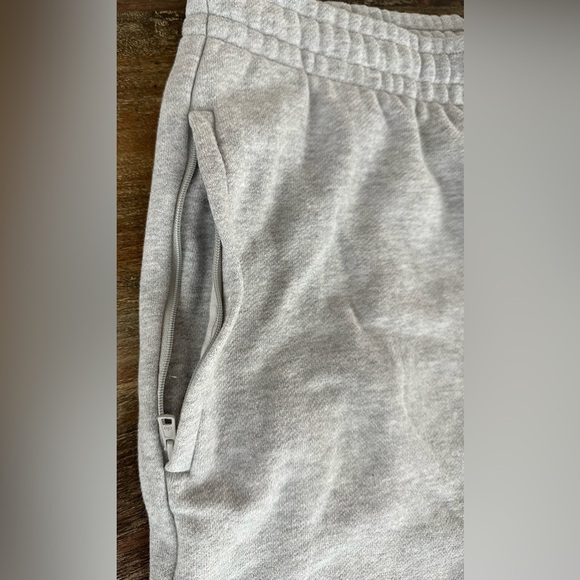 ALO Yoga Cuffed Renown Heavy Weight Sweatpants size S - Picture 6 of 9